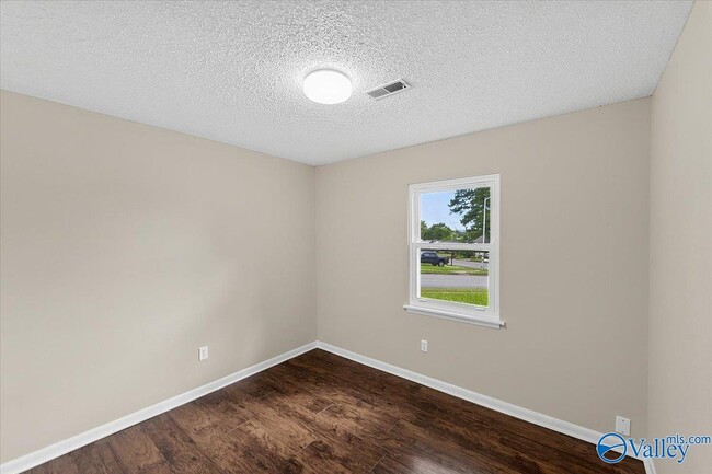 Building Photo - 13847 Mariellen Rd