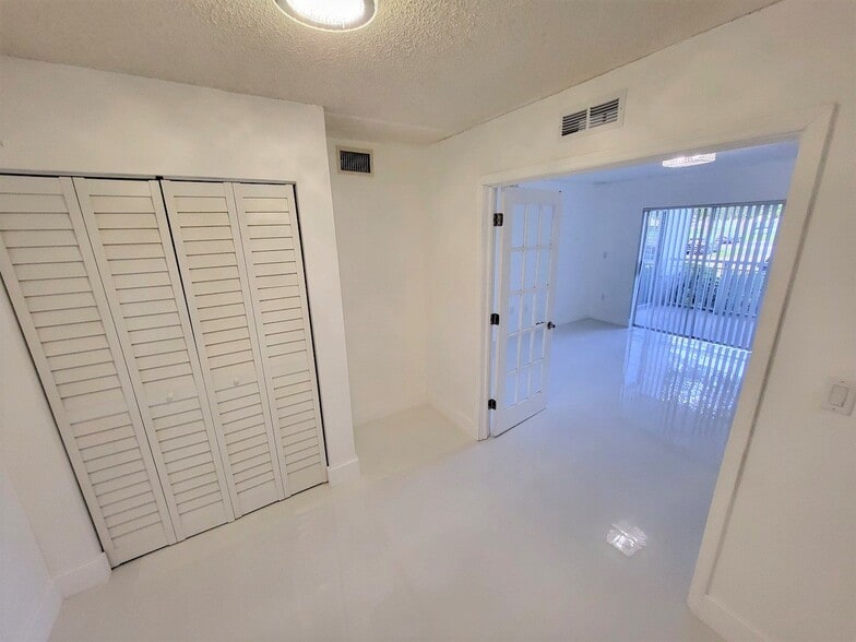 Building Photo - 8520 SW 212th St