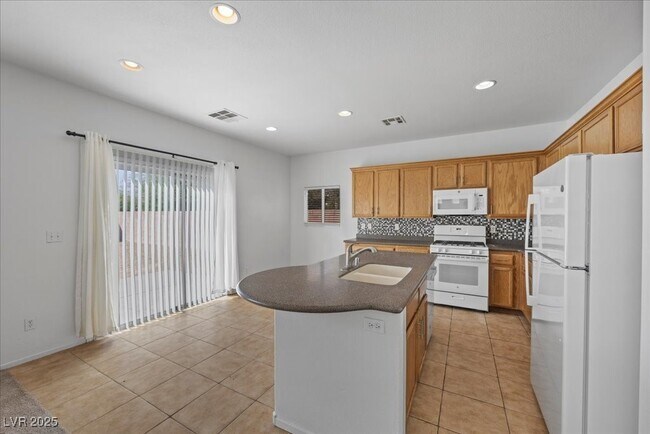 Building Photo - 2721 Villa Cordova Ct