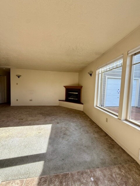 Building Photo - 325 C St