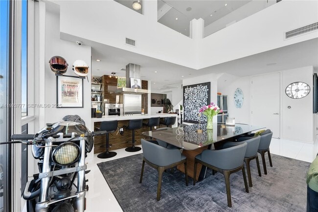 Building Photo - 1100 Biscayne Blvd