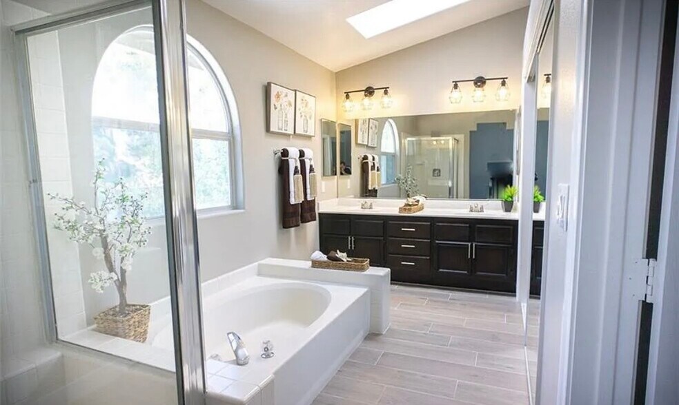 Building Photo - 4619 Startrain Dr