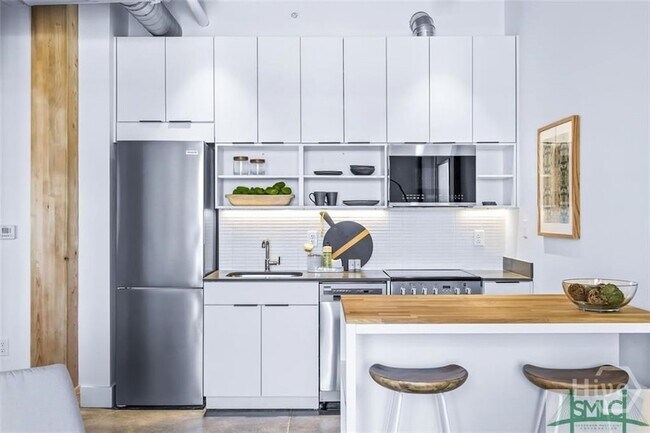 Building Photo - 111 Ann St