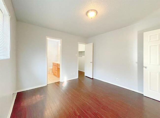 Building Photo - 12414 Deer Falls Dr