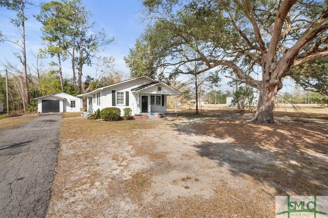 Building Photo - 254 Magnolia St