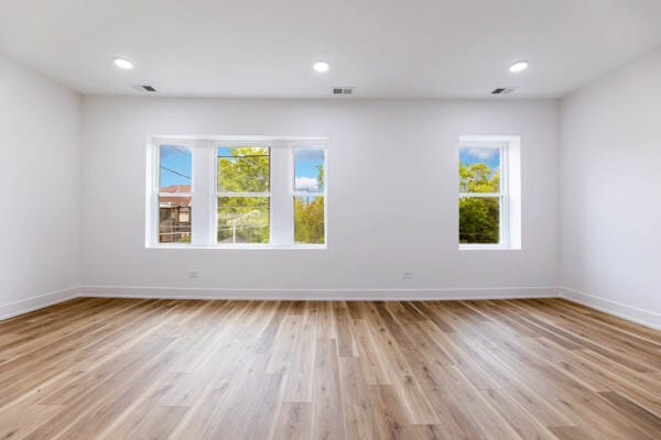 Building Photo - 243 W 74th St