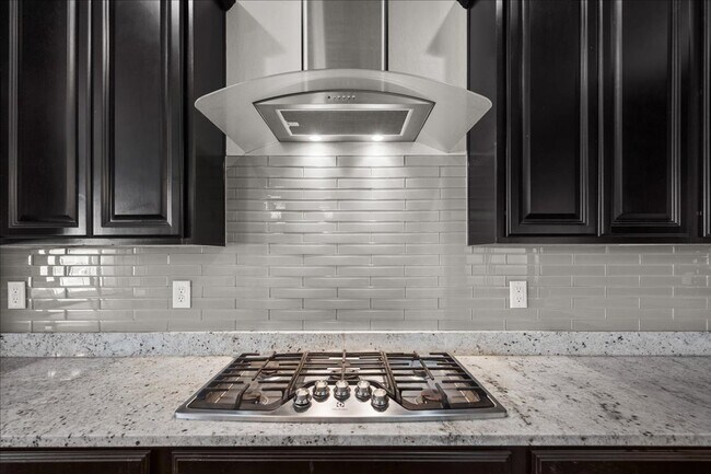 Building Photo - Fabulous Home with NexGen Sutie!