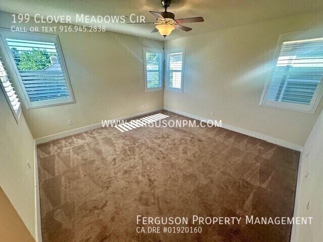 Building Photo - 199 Clover Meadows Cir