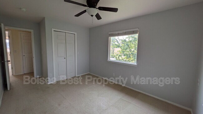 Building Photo - 5734 S Hollyhock Pl