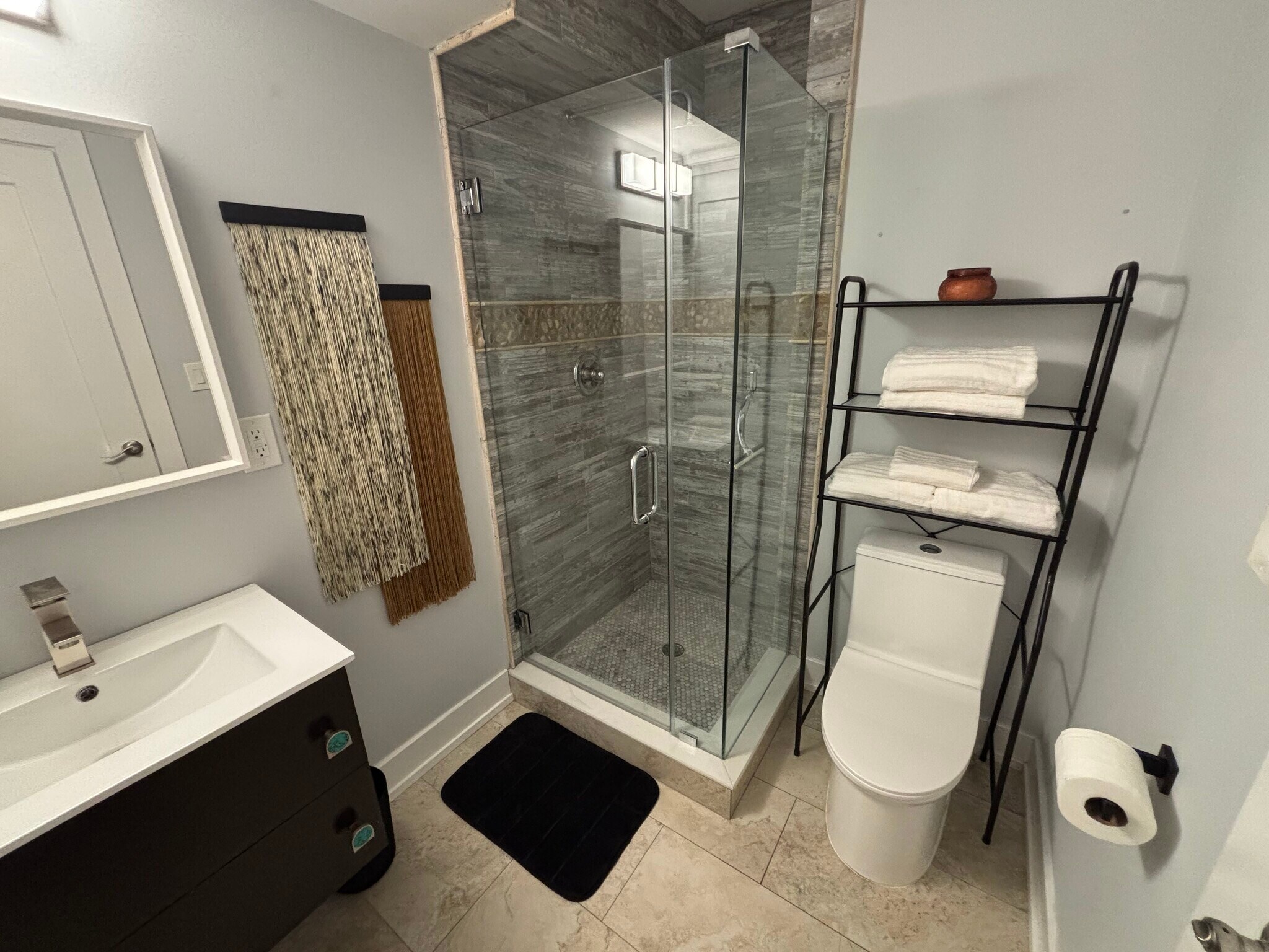 Building Photo - 1220 Lecount St