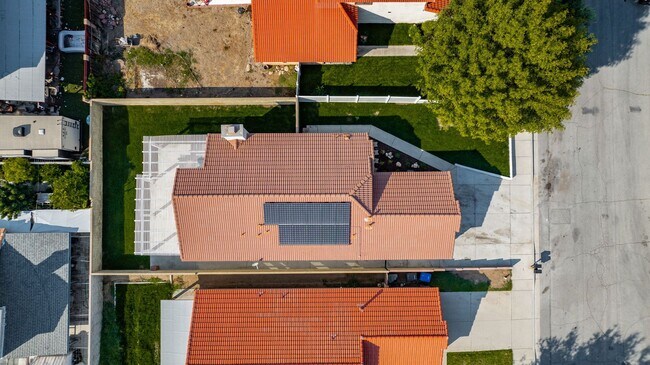 Building Photo - COMING SOON - Beautiful Highland Home