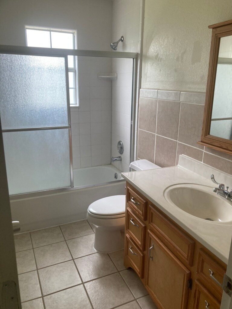Building Photo - 628 Caperton St