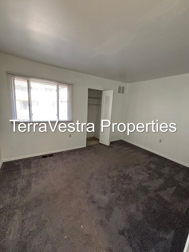 Building Photo - 3 Bed in Clementon! Eligible for $500 Security Deposit.