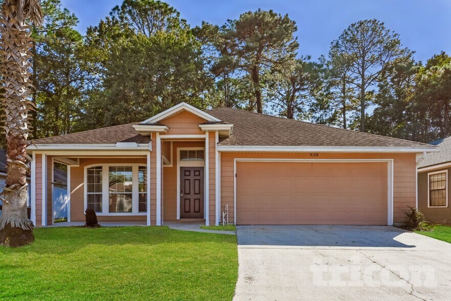 Primary Photo - 938 Cherry Point Way