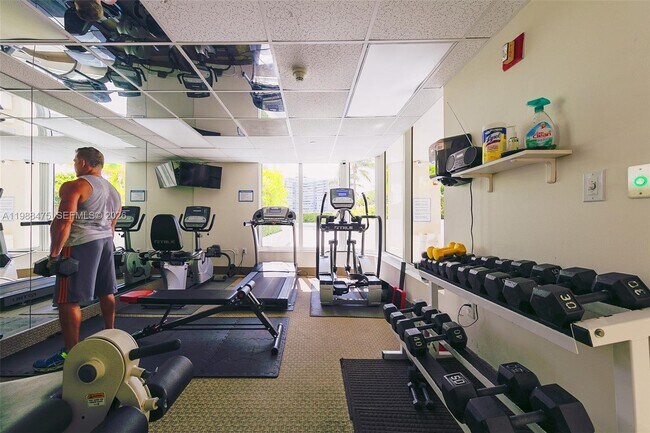 Building Photo - 7330 Ocean Terrace