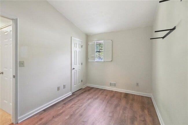 Building Photo - 1058 Mansfield Ct