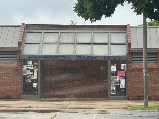 Building Photo - 5484 W Higgins Ave