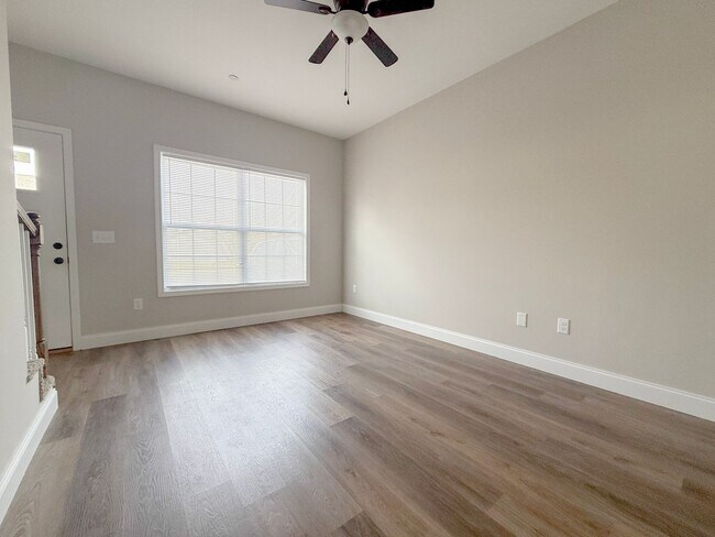 Building Photo - 107 Westfield Ct