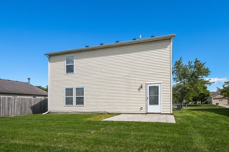 Building Photo - 958 Streamside Dr