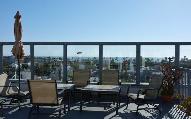 Mid day ocean view from the upstairs sun deck - 2431 3rd St