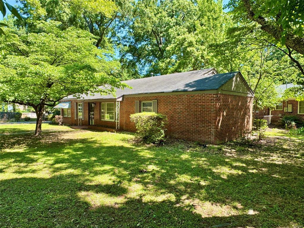 Building Photo - 804 Hillman St