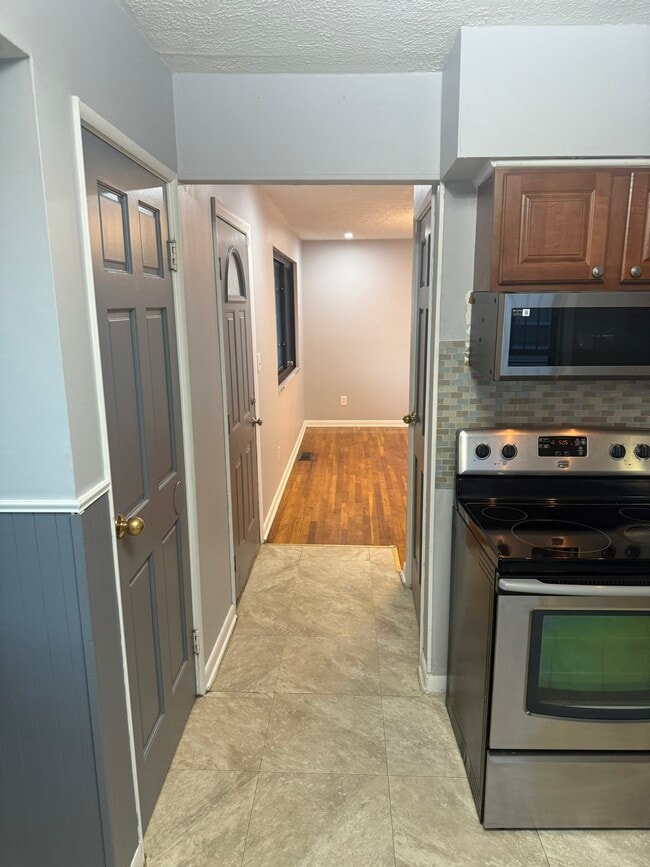 Building Photo - 1894 Pannell Ave