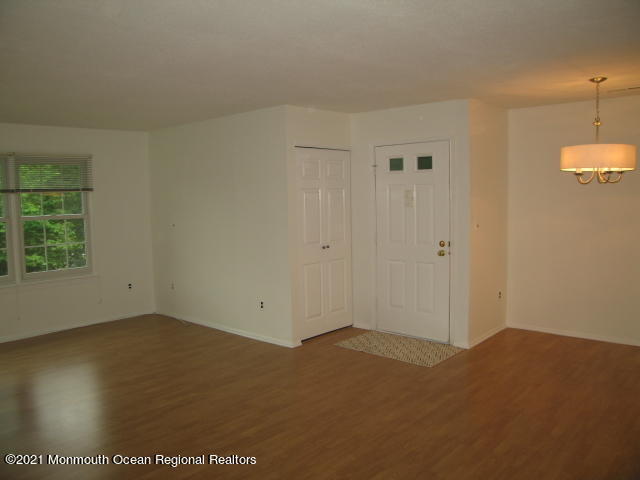 Building Photo - 90 Quince Ct