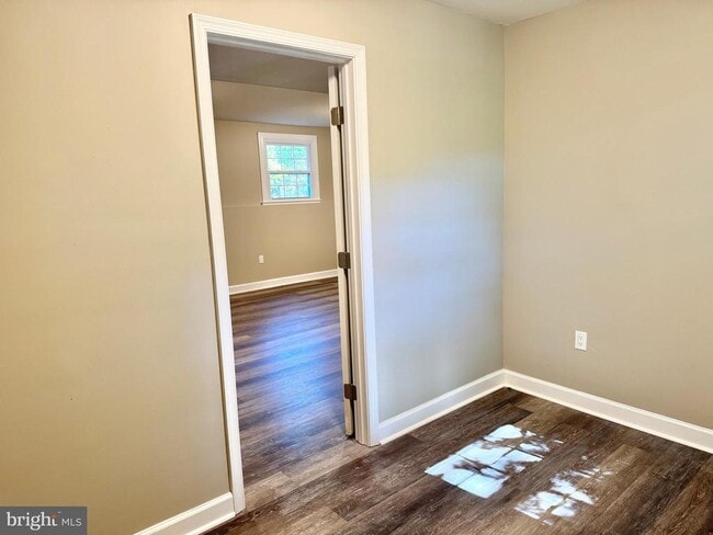 Building Photo - 2 Kelly Ct