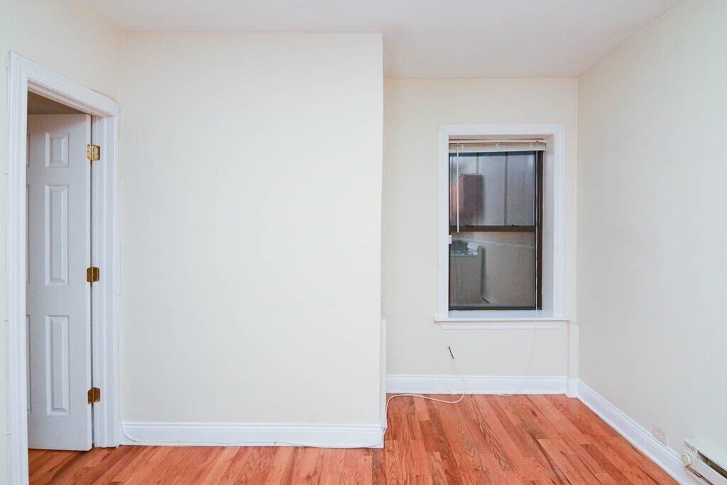 Building Photo - 1350 N Dearborn St