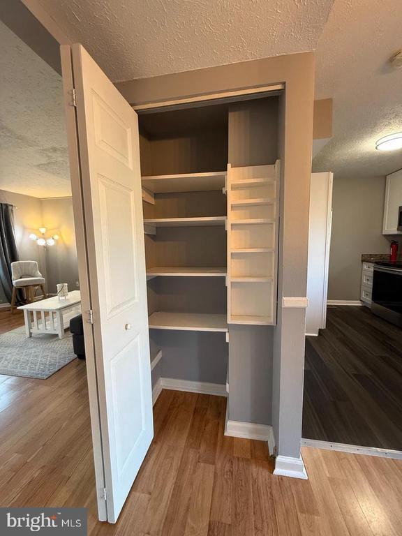 Building Photo - 1123 Keswick Pl