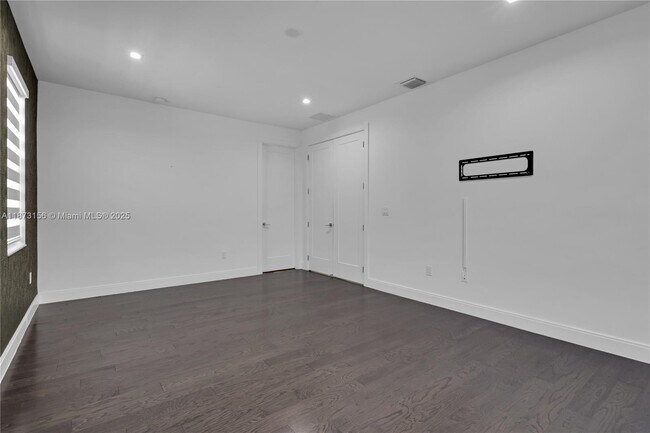 Building Photo - 8229 NW 44th St