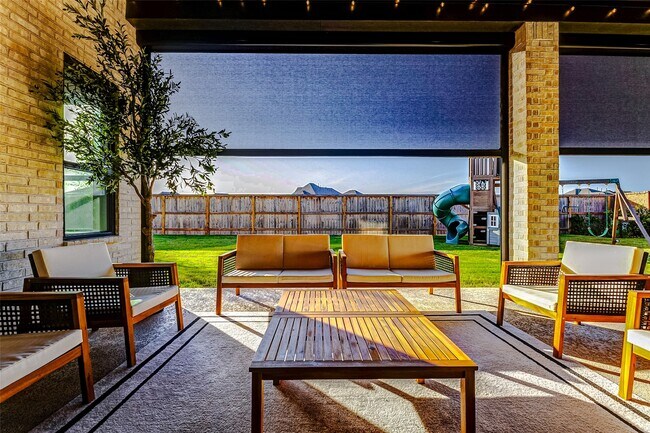 Building Photo - 7606 Redwoods Frst Dr