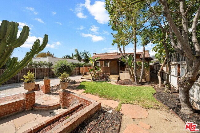 Building Photo - 1320 Eagle Vista Dr