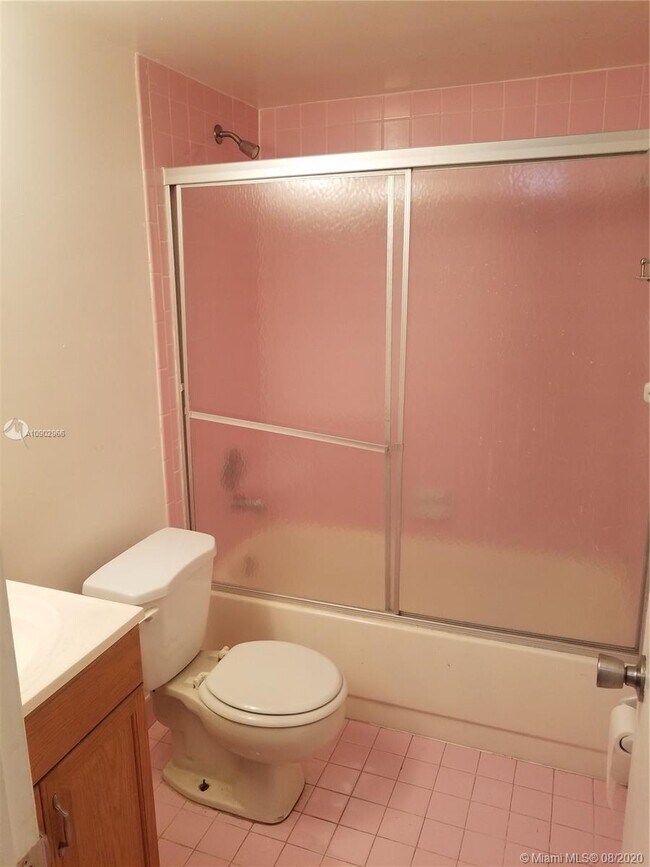 Building Photo - 10724 Royal Palm Blvd