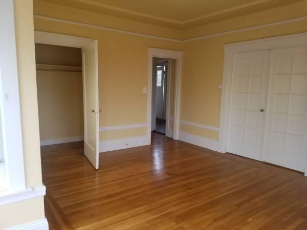 Building Photo - 2 bedroom in San Francisco CA 94121