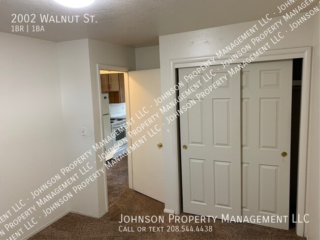 Building Photo - 2002 Walnut St