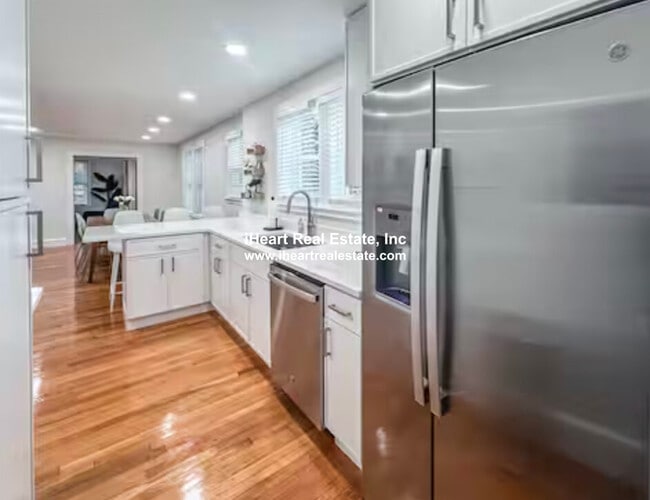 Building Photo - 65-67 Saint James Cir. Unit 1