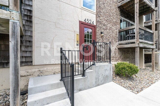 Building Photo - 4524 Holly St
