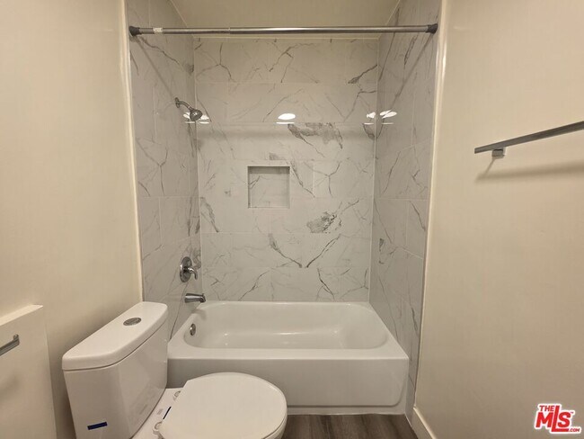 Building Photo - 1625 Franklin St