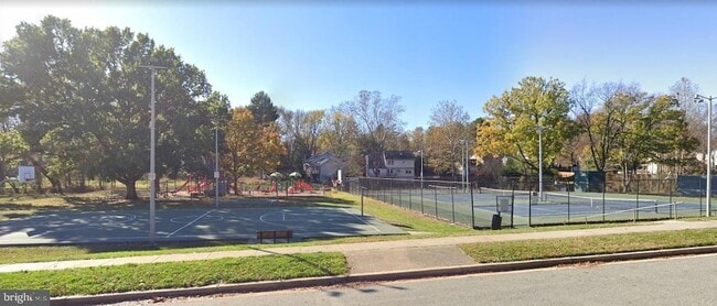 Building Photo - 884 Quince Orchard Blvd