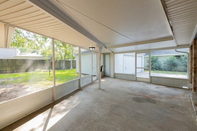 Building Photo - 4011 Flint Creek Dr