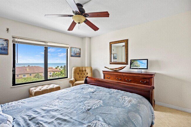 Building Photo - 801 S Ocean Dr