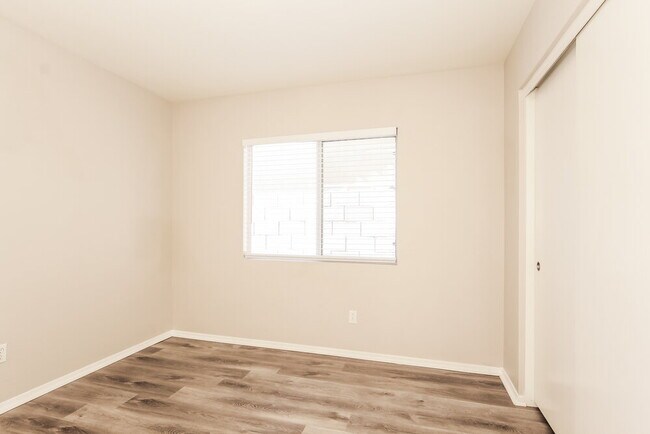 Building Photo - 11591 W Hubbell St