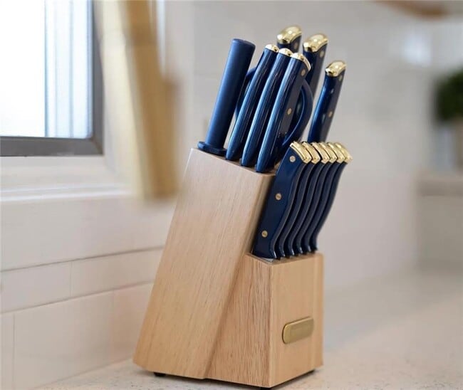 Building Photo - 262 Woodhill Rd