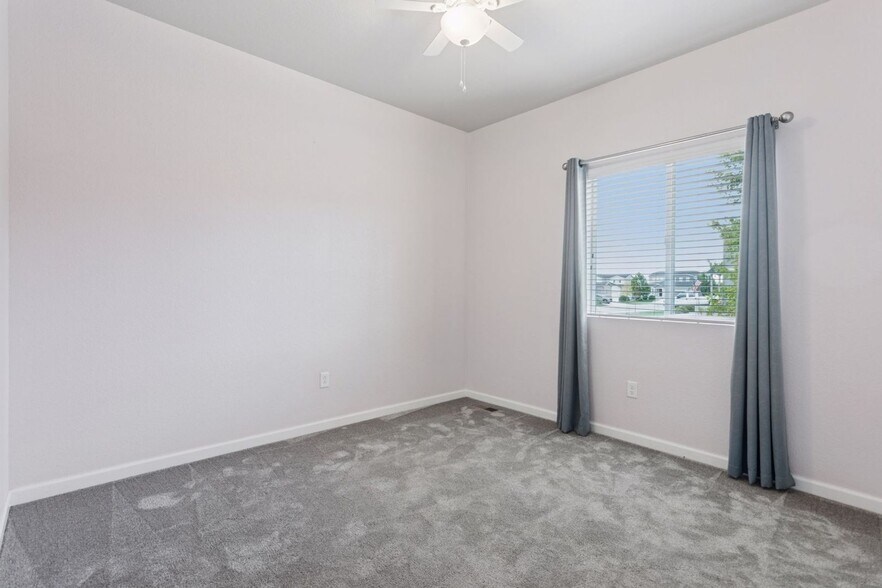 Building Photo - 2346 Horse Shoe Cir