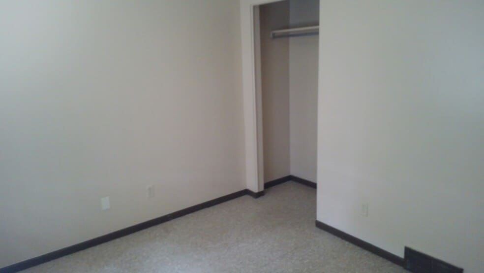 Bedroom - 1318 Albert Ave