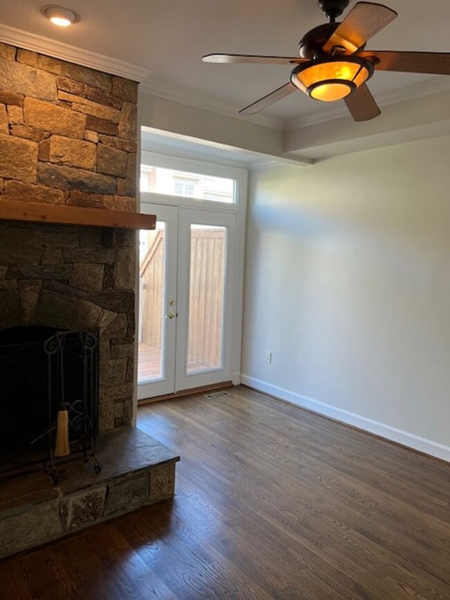 Building Photo - LUXURIOUS MAGRUDER BUILT TOWNHOME