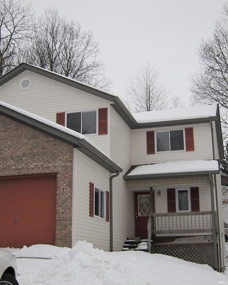 Building Photo - 1040 Forest View Dr N