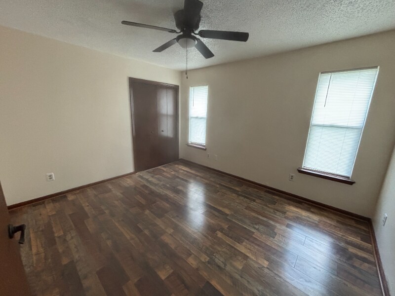 Building Photo - 3830 Windridge Ct