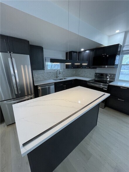 Building Photo - 107 Shoup St